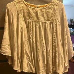 White blouse/poncho with lace